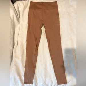 Seamless Fabletics Leggings